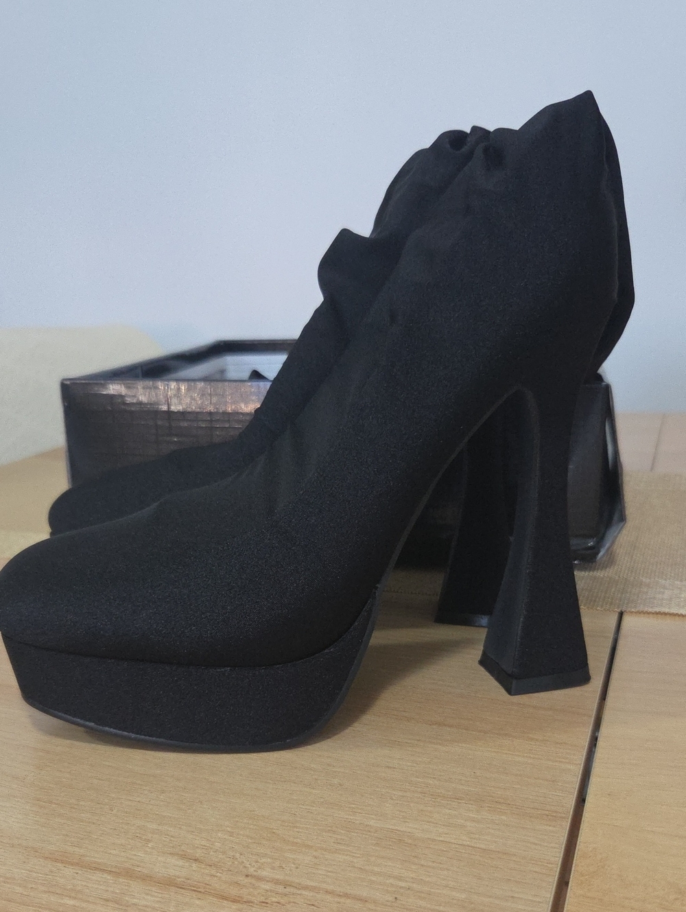 Platform High-Heel Connected To the Stretchy legging - Black Size L